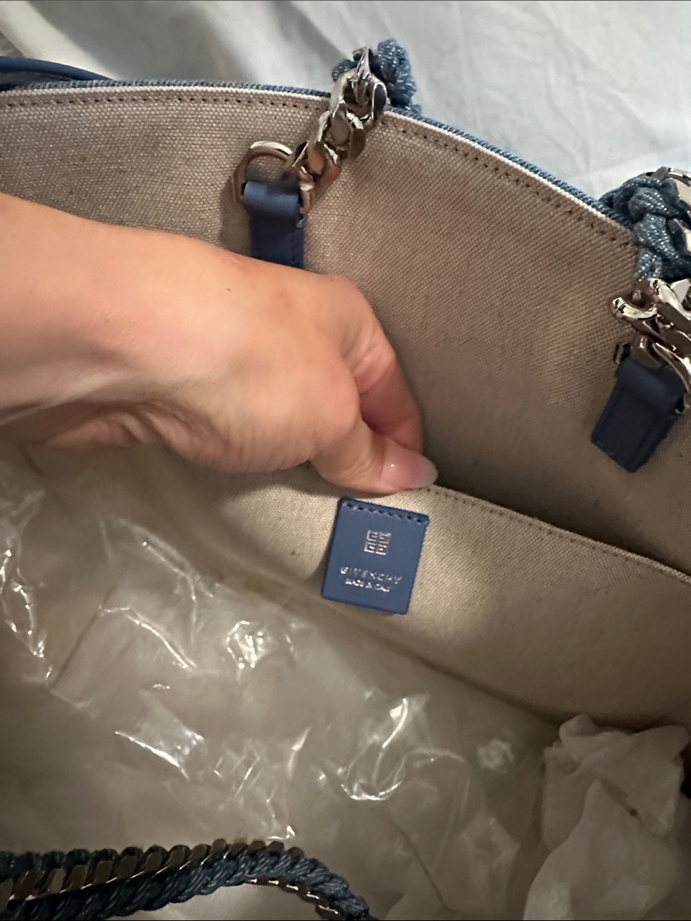 GIVENCHY G Tote Bag Medium in 4G Logo Denim with Chain Handle ๐ - Picture 5 of 6